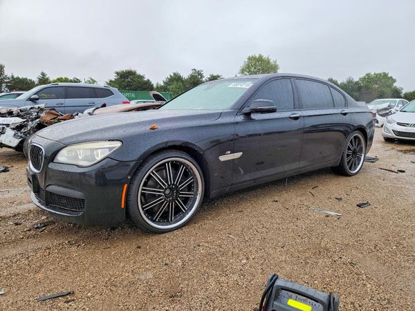 2015 BMW 750 — Front 3/4