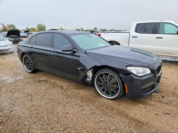 2015 BMW 750 — Passenger 3/4