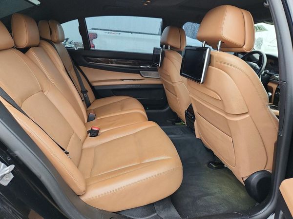 2015 BMW 750 — PSRS