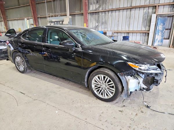 2017 LEXUS ES 350 — Passenger 3/4