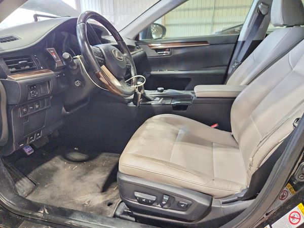 2017 LEXUS ES 350 — DENT