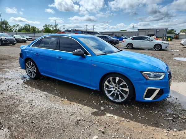 2020 AUDI A4 quattro Premium Plus