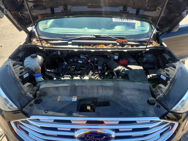 2021 FORD EDGE SEL — Engine bay