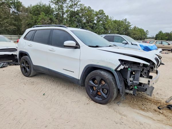 2016 JEEP CHEROKEE Latitude/Longitude/North — Passenger 3/4