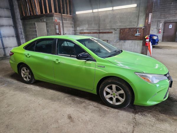 2015 TOYOTA CAMRY SOLA Hybrid