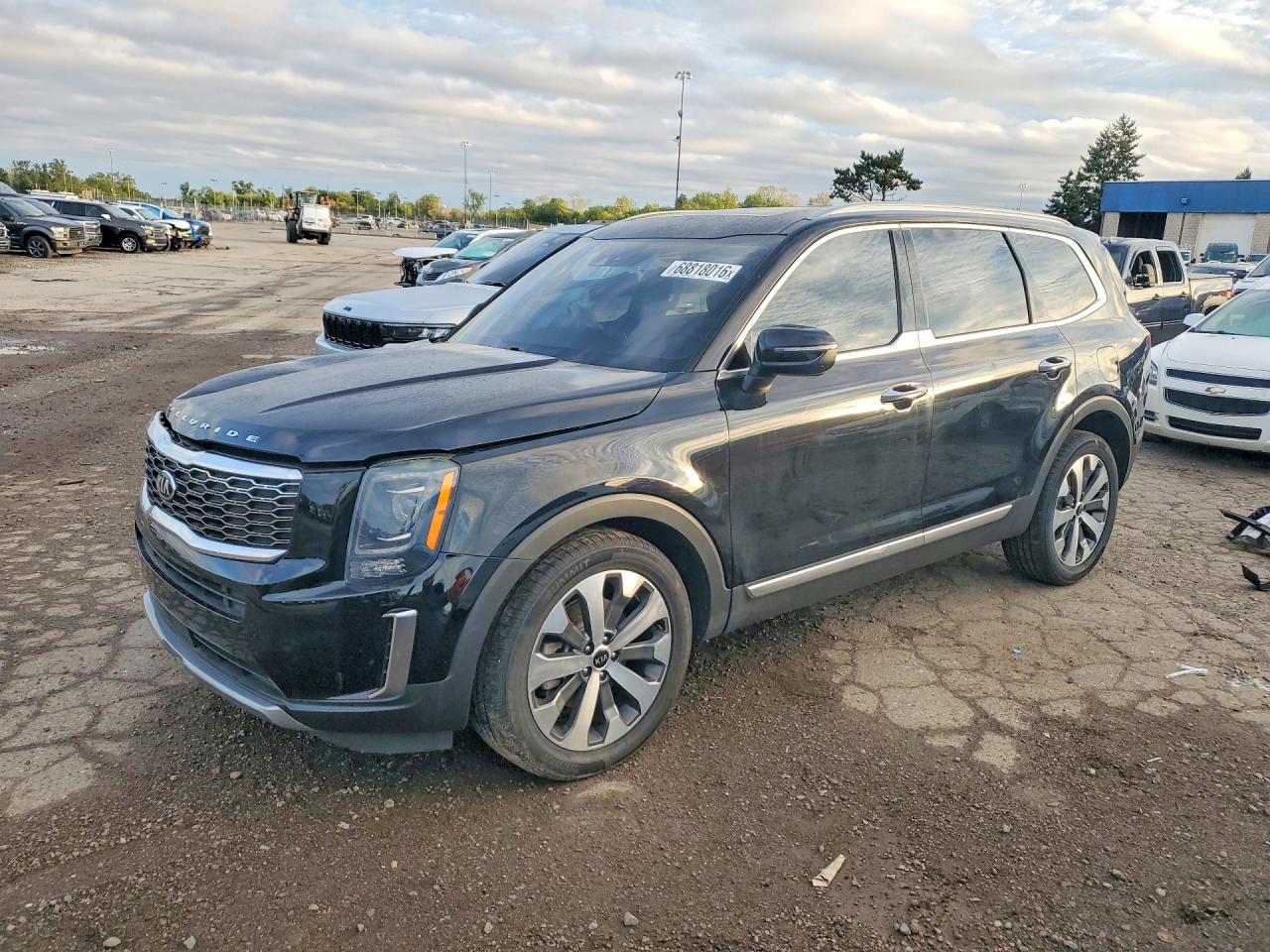 2021 KIA TELLURIDE S — Front 3/4