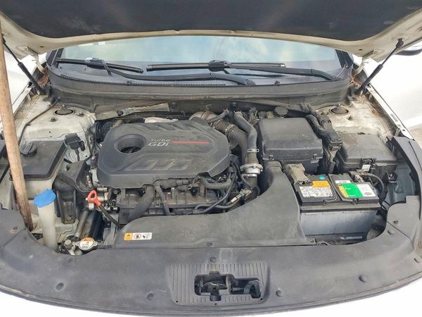 2017 HYUNDAI SONATA — Engine bay