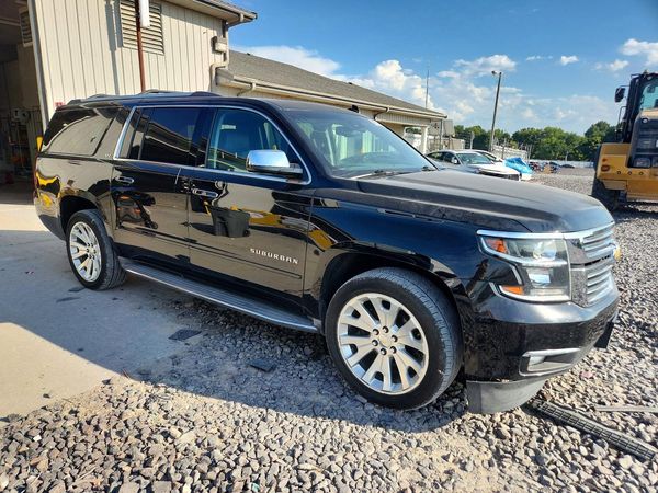 2015 CHEVROLET SUBURBAN LTZ — Passenger 3/4