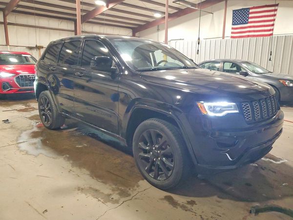 2020 JEEP GRAND CHEROKEE Laredo