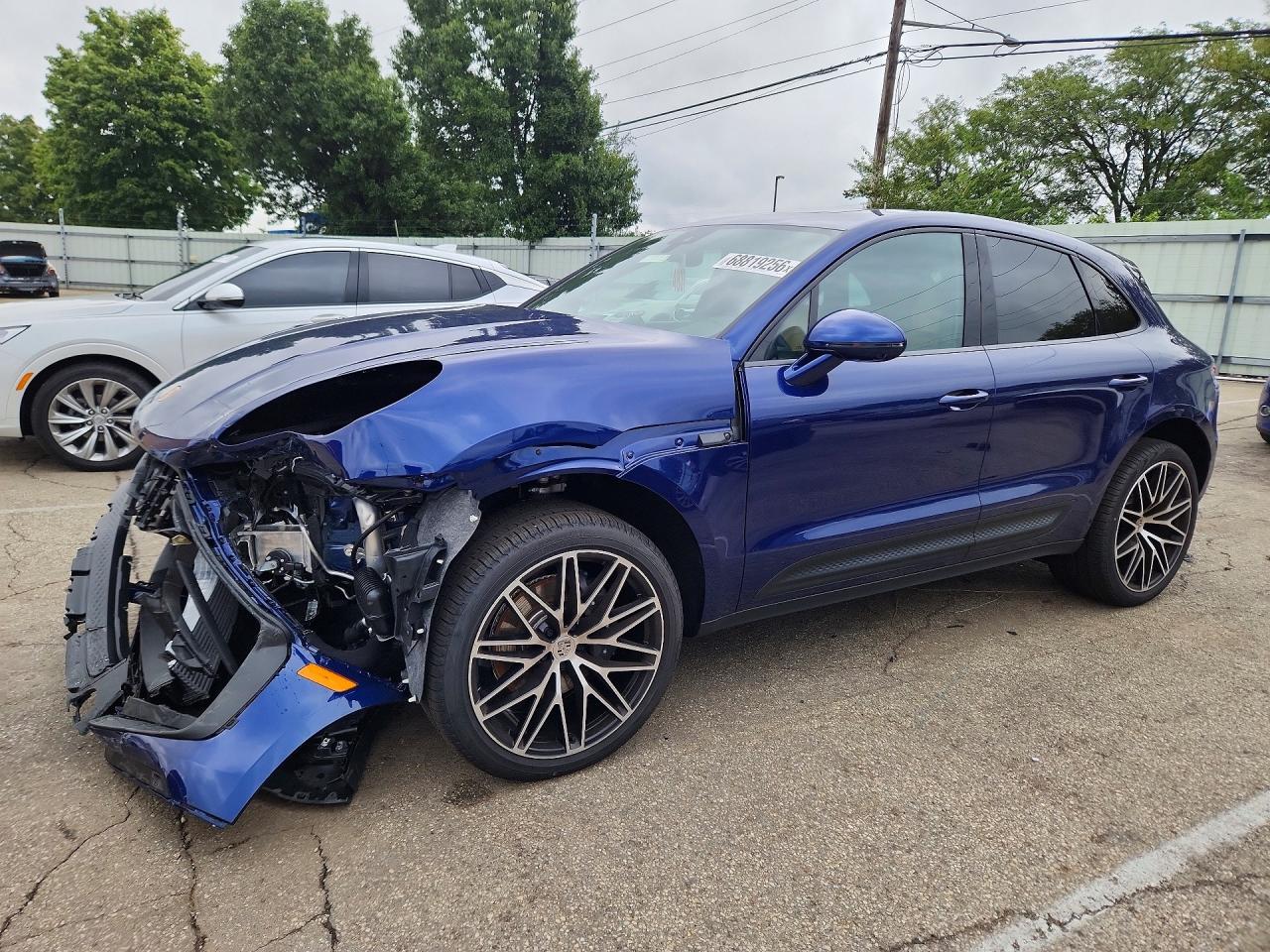 2026 PORSCHE MACAN Macan, Macan T — Front 3/4
