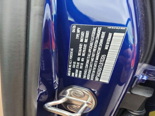 2026 PORSCHE MACAN Macan, Macan T — VINS