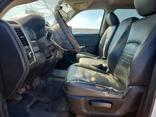 2017 RAM 2500 ST CREW CAB 4X2