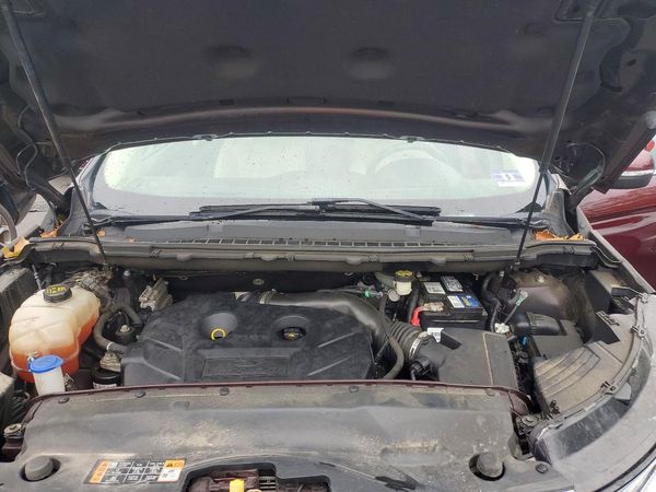 2017 FORD EDGE SEL — Engine bay