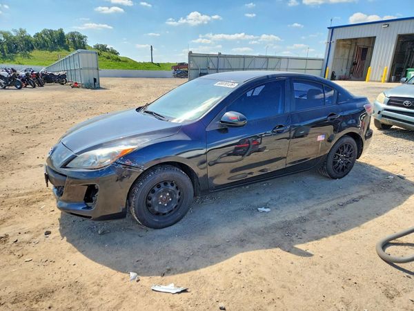 2013 MAZDA 3