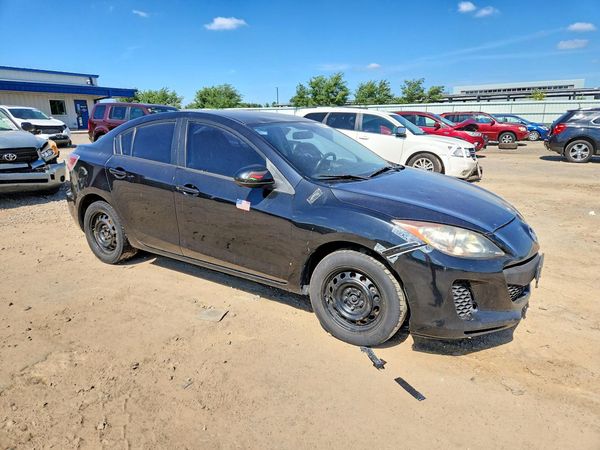 2013 MAZDA 3 SV/Base