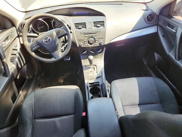 2013 MAZDA 3 SV/Base