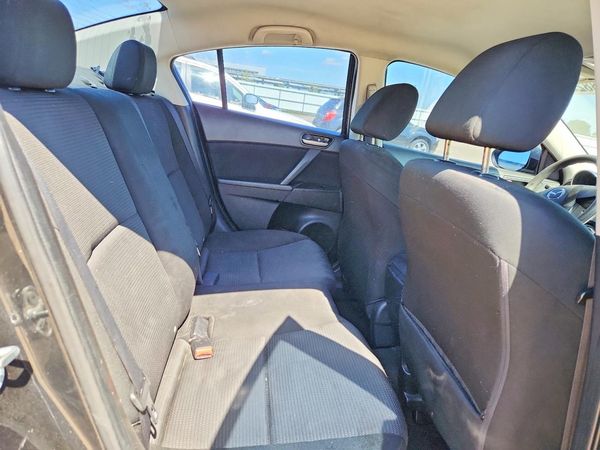 2013 MAZDA 3 SV/Base