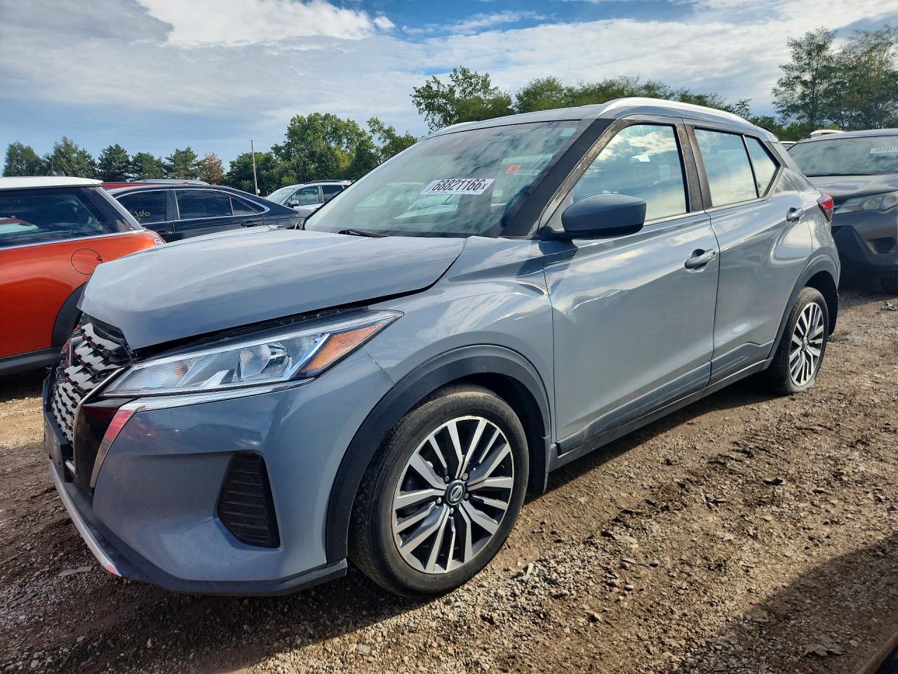 2021 NISSAN KICKS — Front 3/4