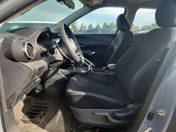 2021 NISSAN KICKS — DENT