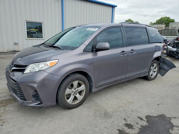 2019 TOYOTA SIENNA