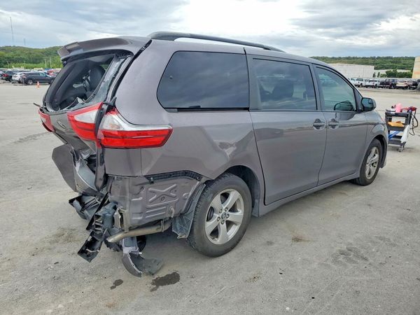 2019 TOYOTA SIENNA