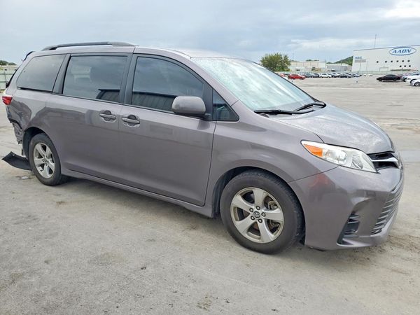 2019 TOYOTA SIENNA