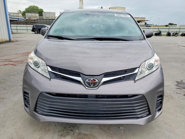 2019 TOYOTA SIENNA