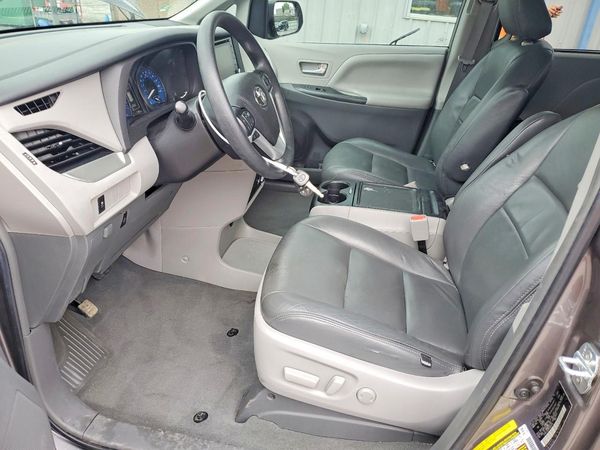 2019 TOYOTA SIENNA