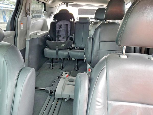 2019 TOYOTA SIENNA