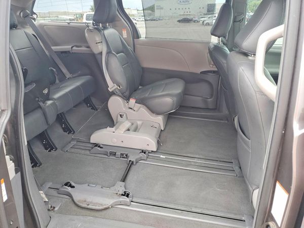 2019 TOYOTA SIENNA