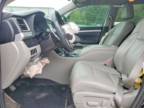 2016 TOYOTA HIGHLANDER — DENT