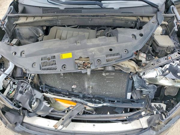 2016 TOYOTA HIGHLANDER — Engine bay
