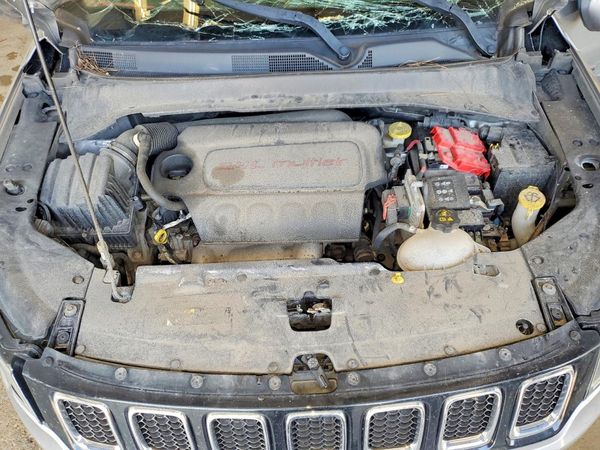 2020 JEEP COMPASS — Engine bay