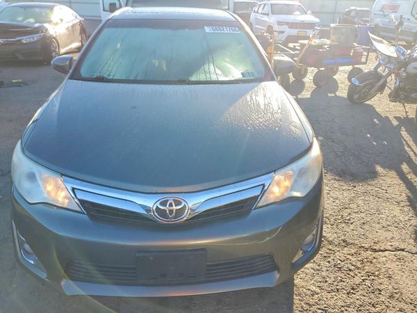 2014 TOYOTA CAMRY