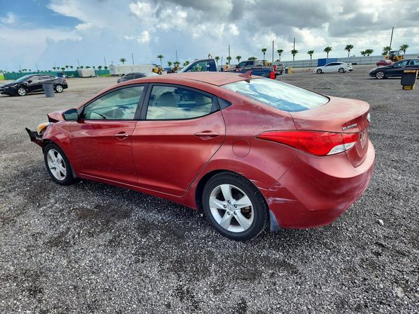 2013 HYUNDAI ELANTRA