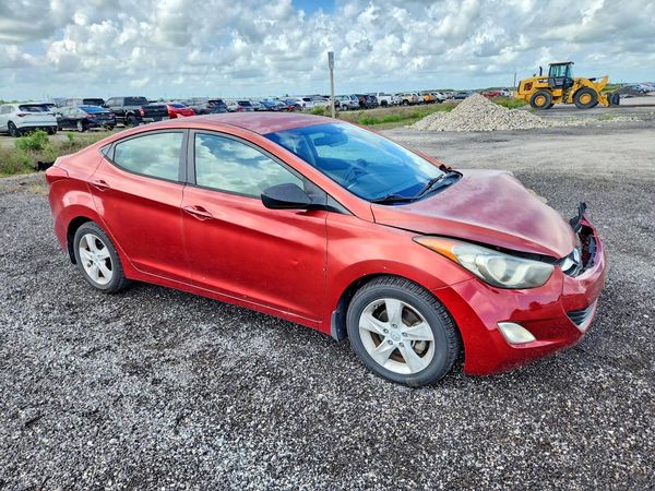 2013 HYUNDAI ELANTRA