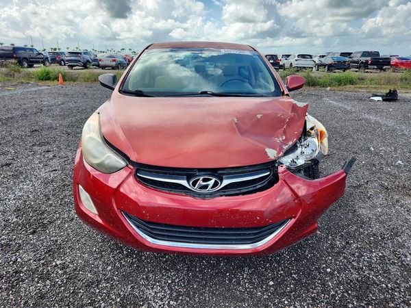 2013 HYUNDAI ELANTRA