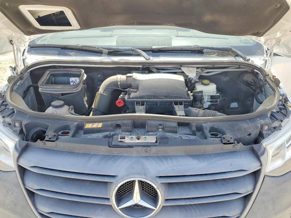2022 MERCEDES-BENZ SPRINTER — Engine bay