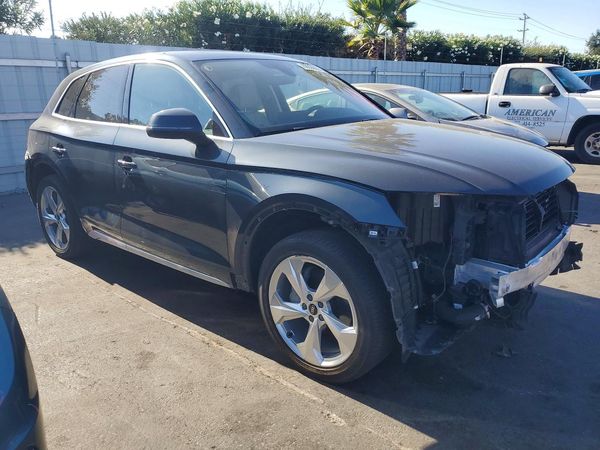 2021 AUDI Q5 quattro Premium Plus — Passenger 3/4
