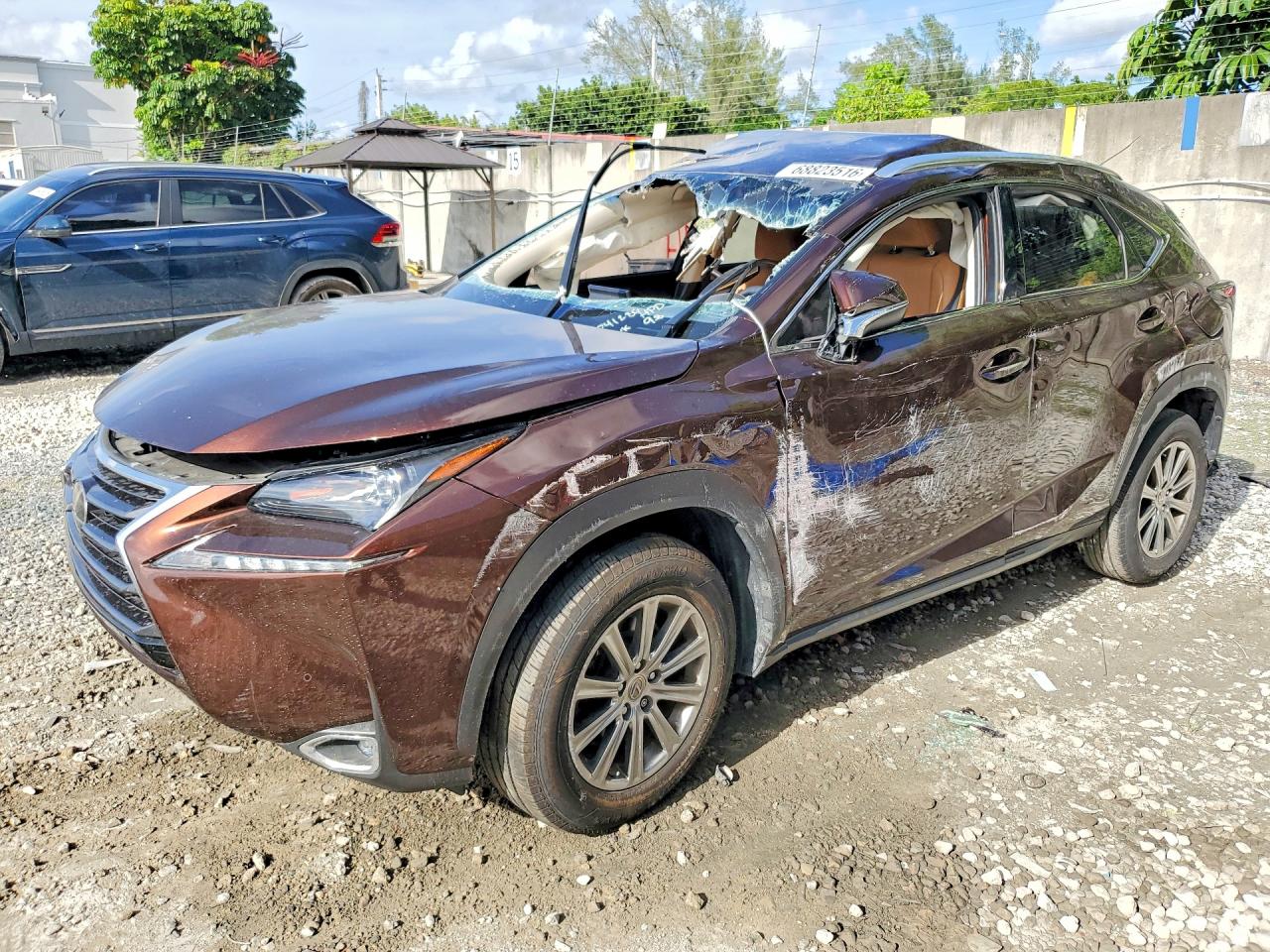 2016 LEXUS NX 200T 200t Luxury — Front 3/4