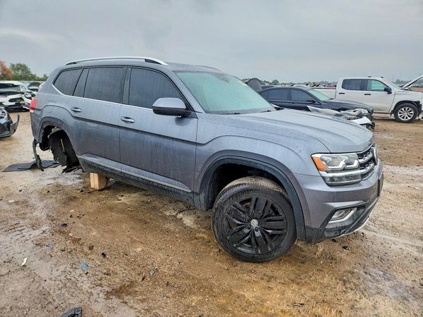 2019 VOLKSWAGEN ATLAS — Passenger 3/4