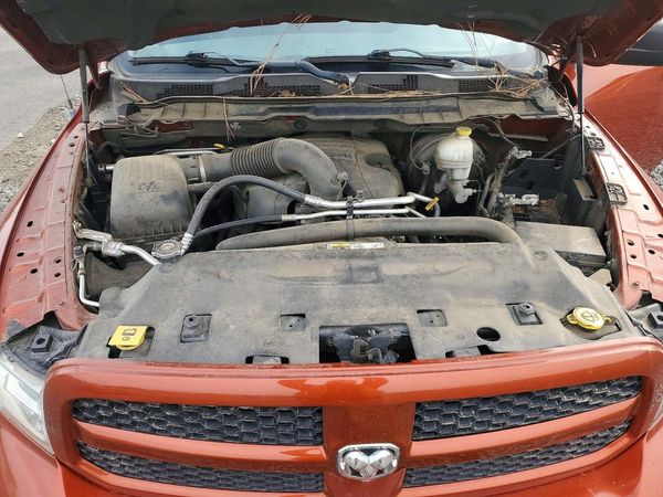 2013 RAM 1500 — Engine bay
