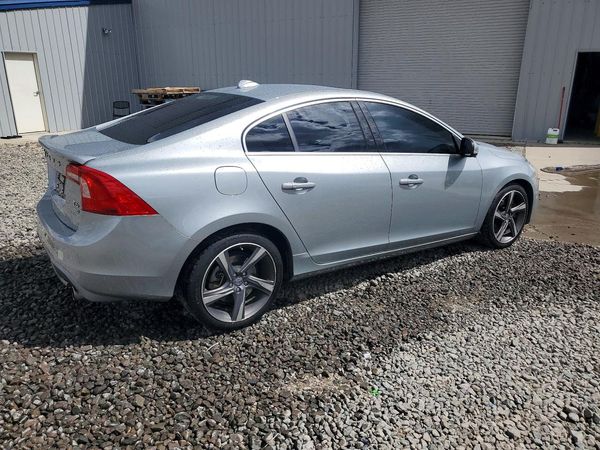 2013 VOLVO S60