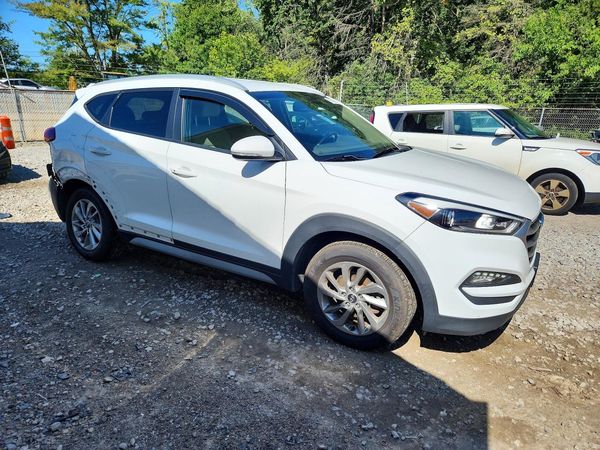 2017 HYUNDAI TUCSON — Passenger 3/4
