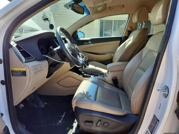 2017 HYUNDAI TUCSON — DENT
