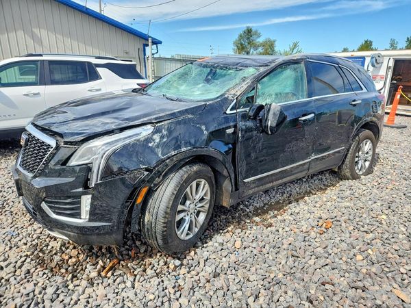 2020 CADILLAC XT5 Premium Luxury — Front 3/4