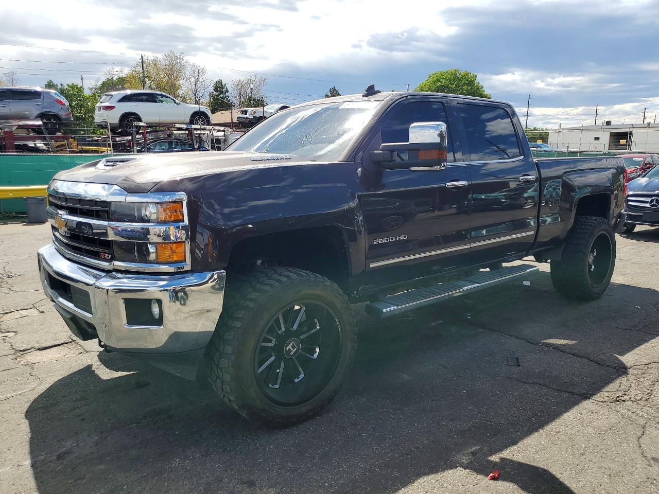 2018 CHEVROLET SILVERADO LTZ — Front 3/4