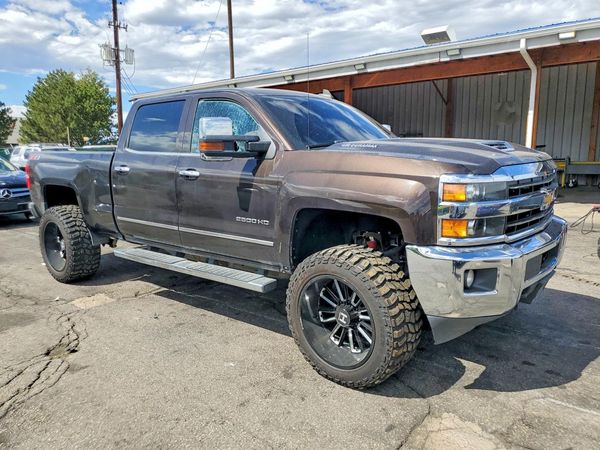 2018 CHEVROLET SILVERADO LTZ — Passenger 3/4