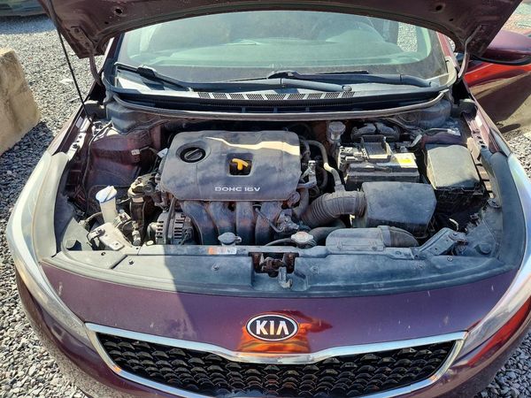 2018 KIA FORTE — Engine bay