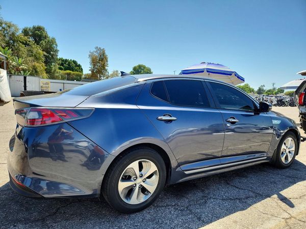 2015 KIA OPTIMA GL - Middle-low